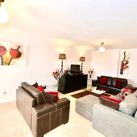 Palm Tree Apartman *